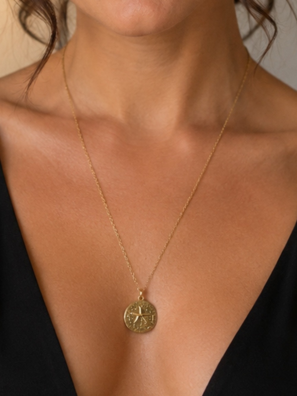 J.CREW - SAND DOLLAR PENDANT NECKLACE IN GOLD